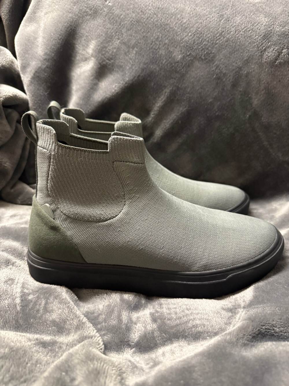 Vessi Grey & Black Uptown Chelsea NWOT